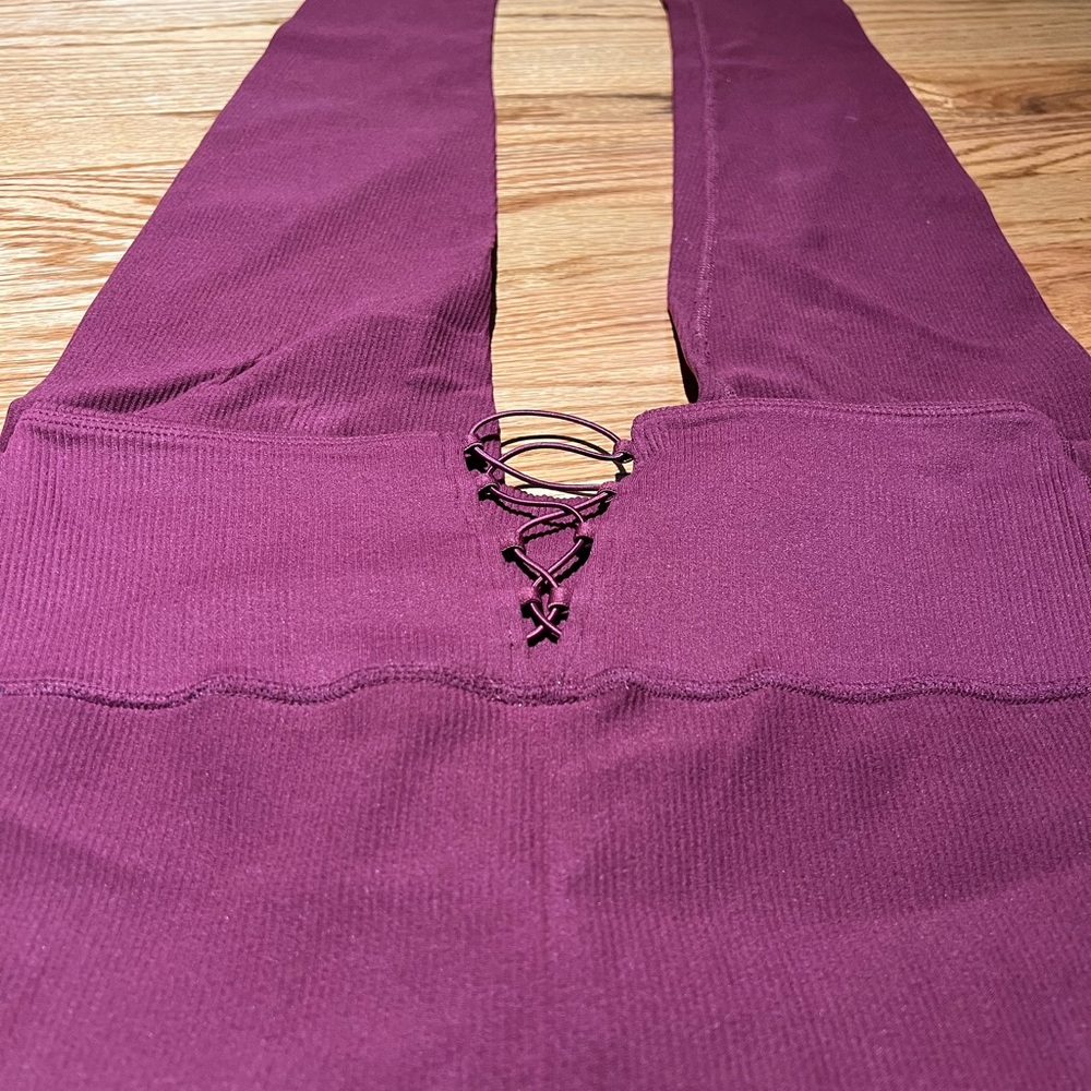 LEGGINGS - Picture 2 of 2
